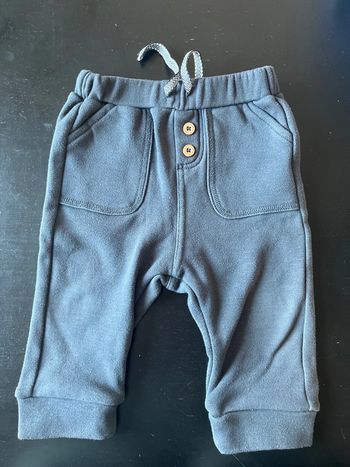 Pantalon tape-à-l’œil 18 mois