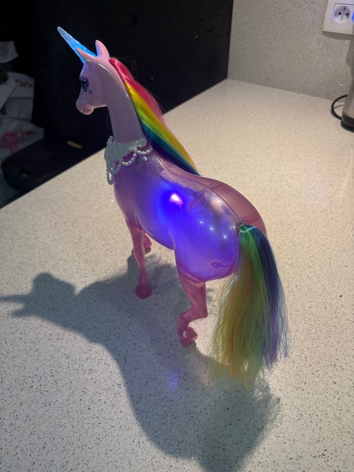 Licorne Barbie lumineuse - photo numéro 2