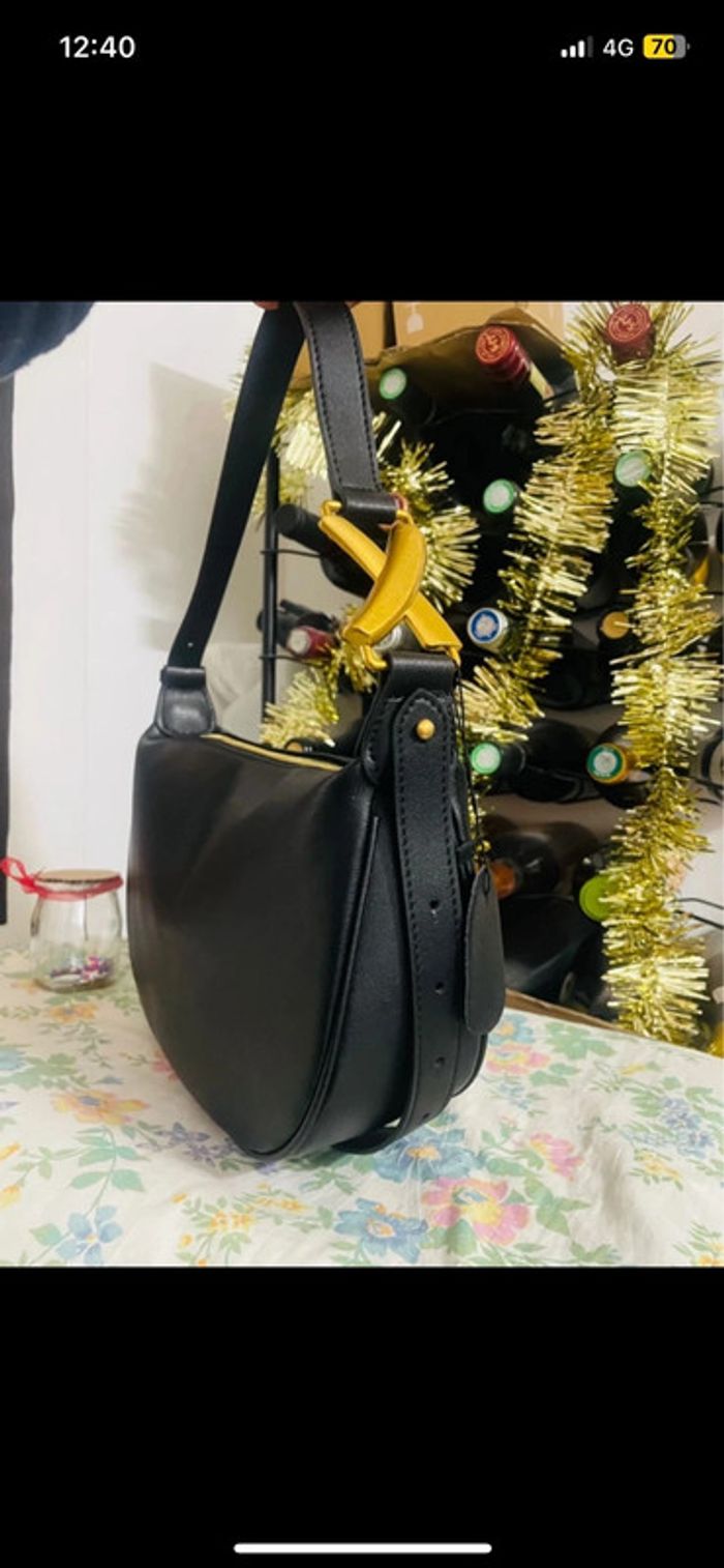 Magnifique sac à main en cuir noir valeur neuf 78 € - photo numéro 10