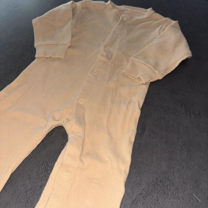 Pyjama beige unisexe Zeeman / 12 mois / Très bon état - photo numéro 2
