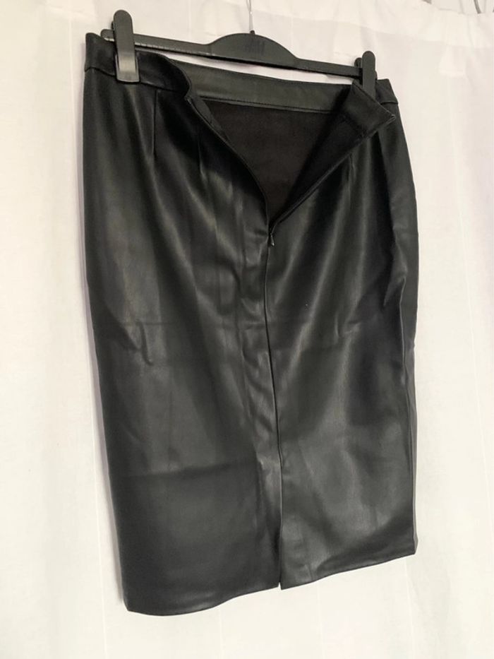 Très belle Jupe en simili cuir noir Vintage - photo numéro 3