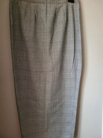 Jupe crayon à carreaux mi longue