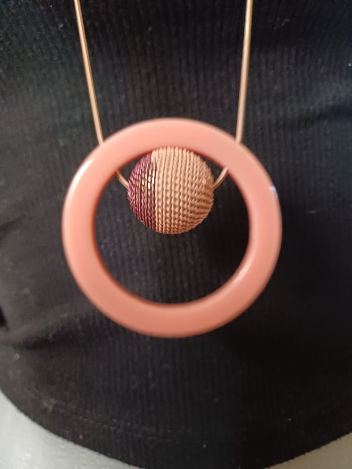 Sautoir rose - photo numéro 2