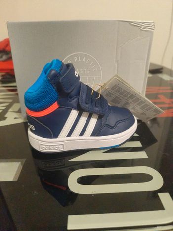 Baskets enfant a scratch