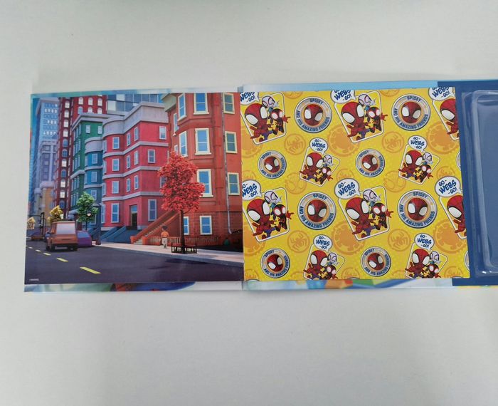 Livre à magnets Spidey - photo numéro 6