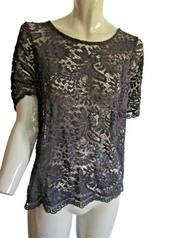 superbe tunique en dentelle marque vero moda taille indiquée L = 40/42