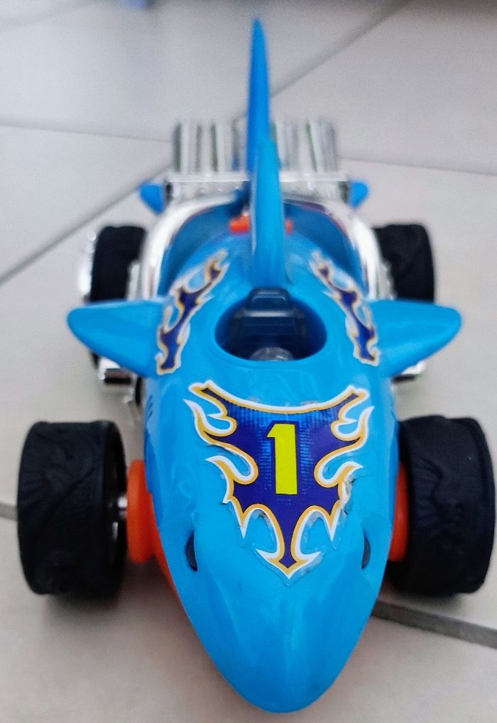 requin hot wheels