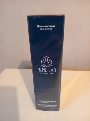 Nettoyant Exfoliant Intense au mucus d escargot Numéro Lab