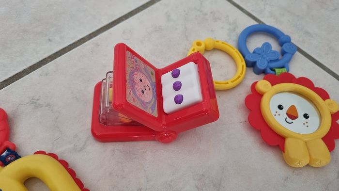 Lot de hochets à suspendre Fisher Price - photo numéro 3
