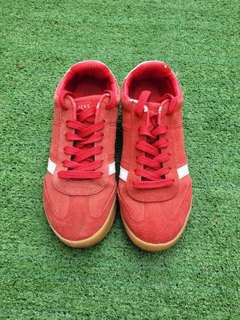Skechers rouges