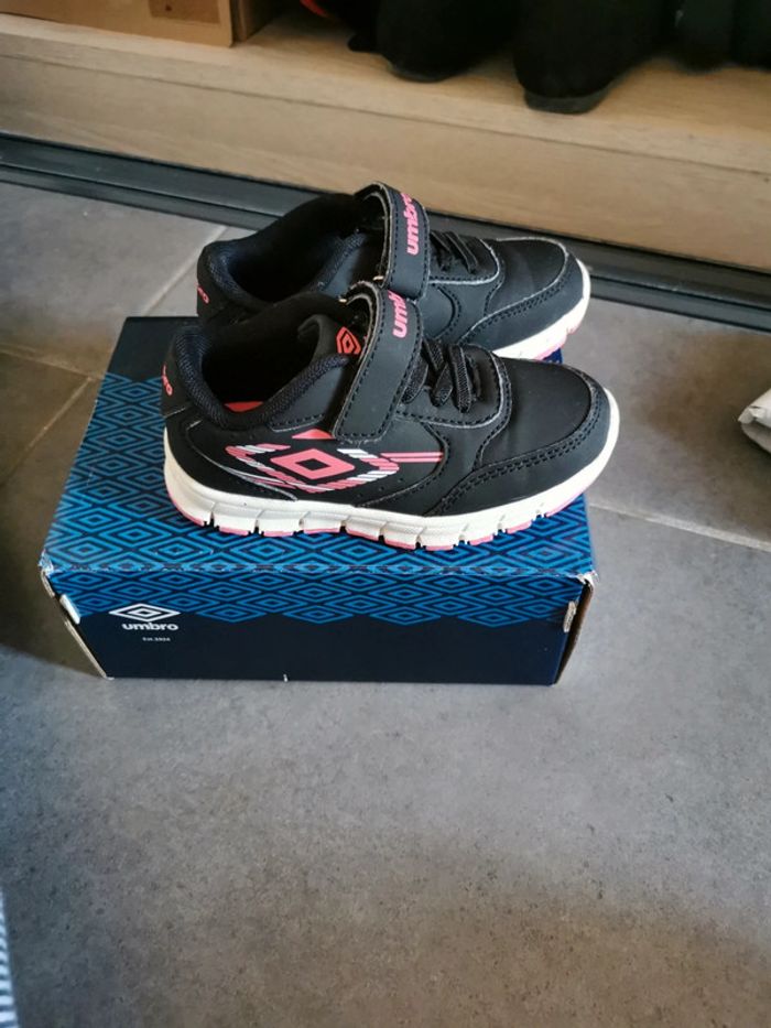 Basket neuves Umbro T25 - photo numéro 2