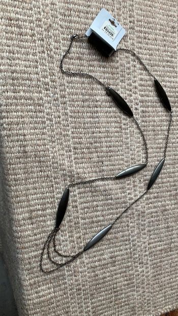 Collier sautoirs métal effet brossé