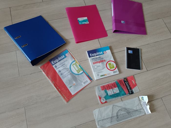 Lot fournitures scolaires - photo numéro 2