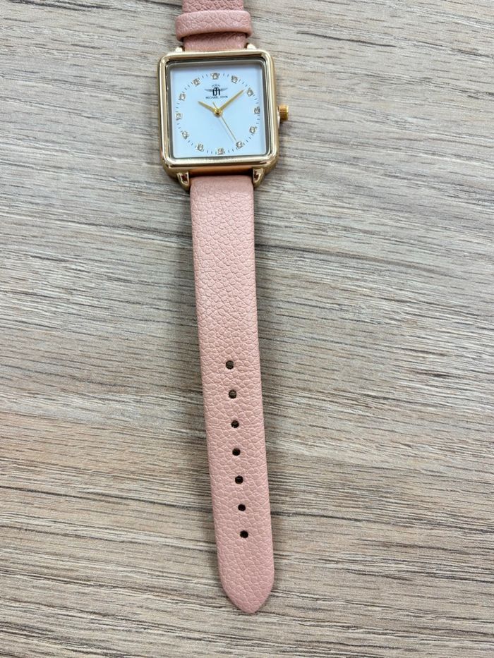 Montre femme dorée bracelet rose cadran rectangle doré - photo numéro 4