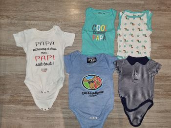 Lot 5 bodies 6mois