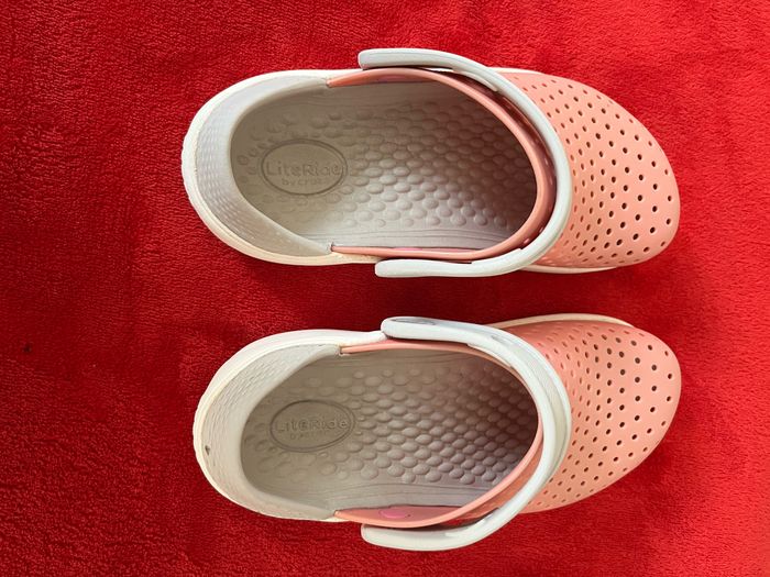 Crocs Rose pour fille - photo numéro 6