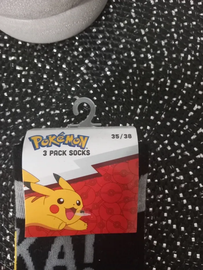Lot 3 paires chaussettes Pokémon Pikachu – 35/38 – Neuf - photo numéro 2