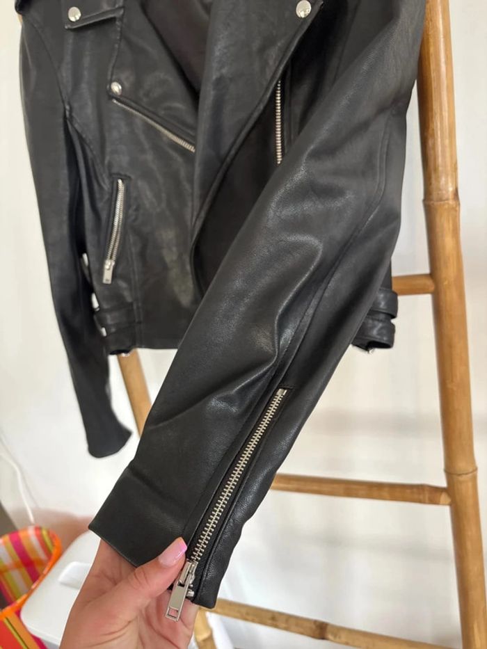 Veste en cuir noire - mango taille M - photo numéro 7