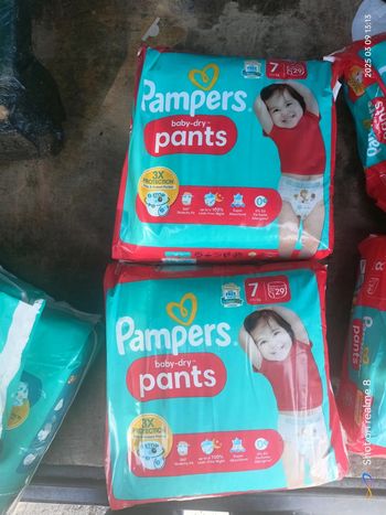 116 couches Pampers pants 4 packets de 29 taille 7