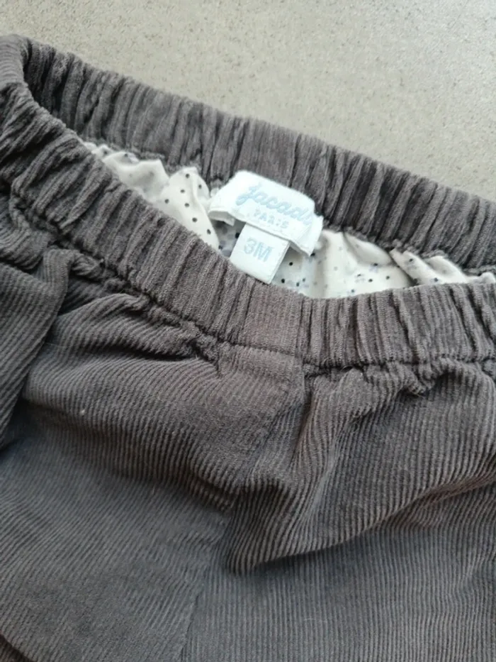 Pantalon velours gris intérieur fleurs roses Jacadi Paris 3 mois - photo numéro 2