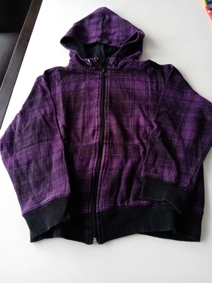 Gilet violet T 8 ans
