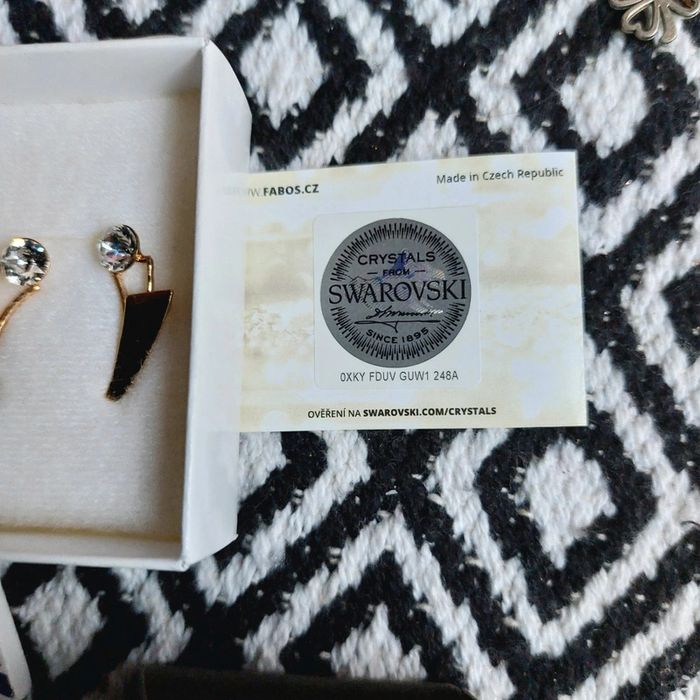 Magnifiques boucles d'oreilles neuves Fabos x Swarovski - photo numéro 3