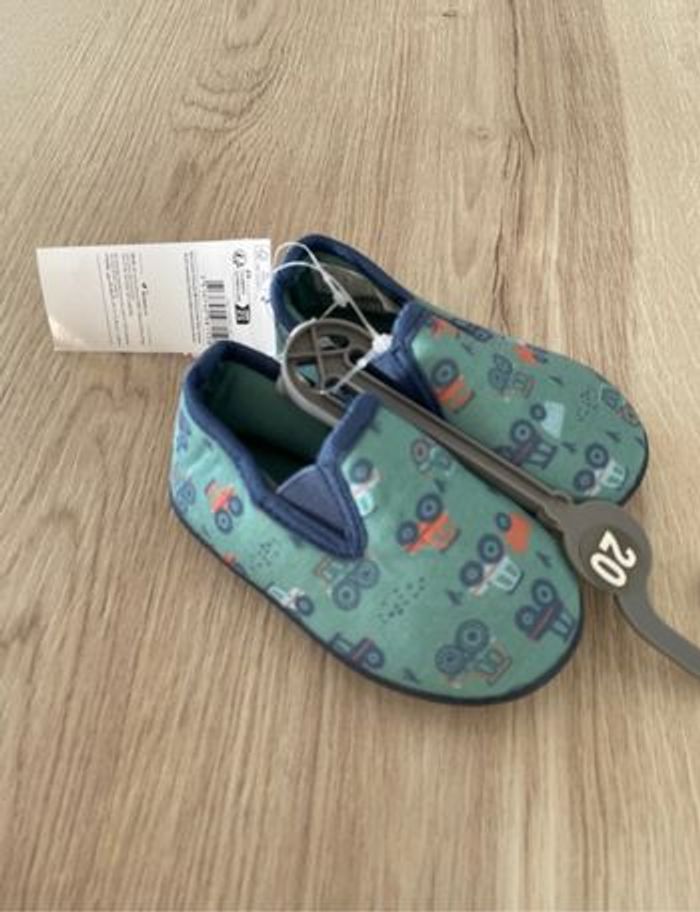 Magnifiques chaussons neufs - photo numéro 2