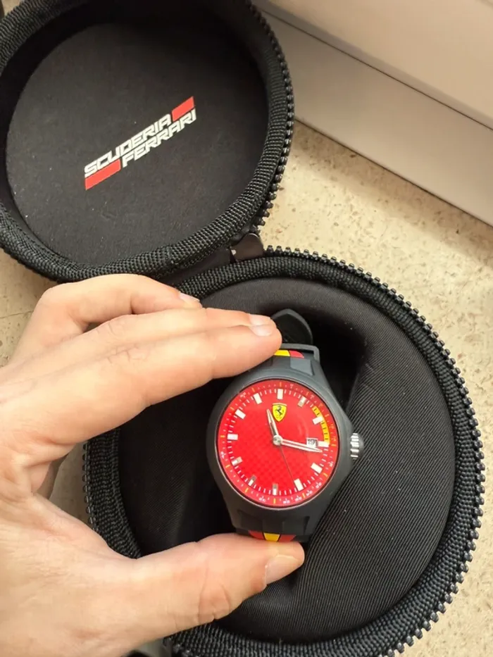 Montre Ferrari - photo numéro 17