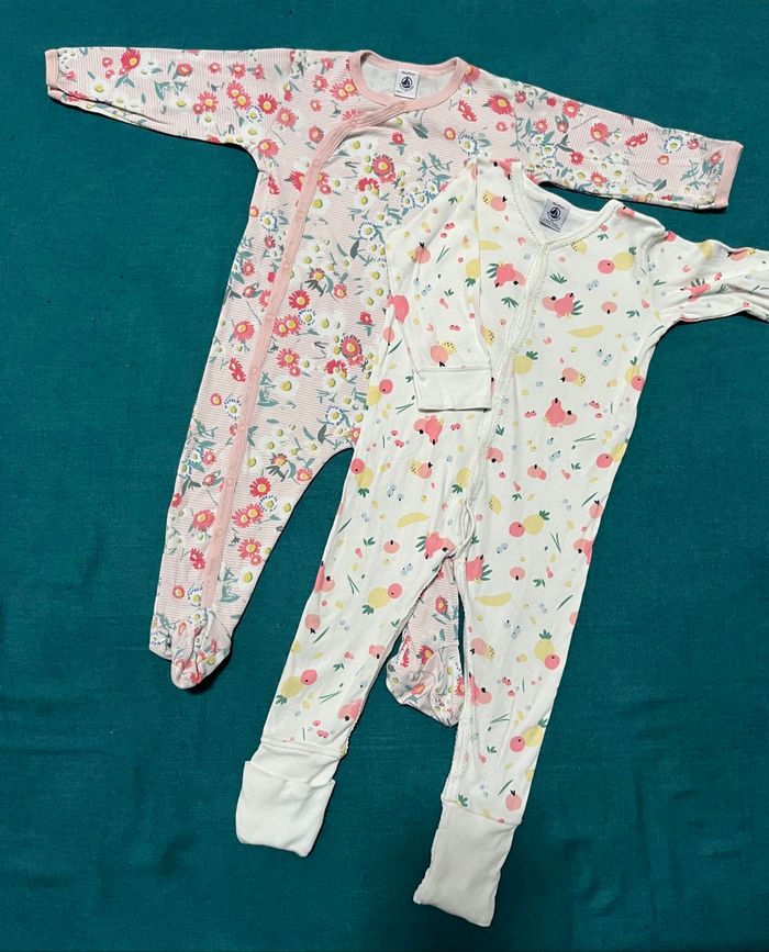 2 pyjamas petit bateau - 18mois