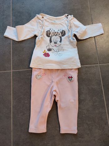 Ensemble pantalon et t-shirt