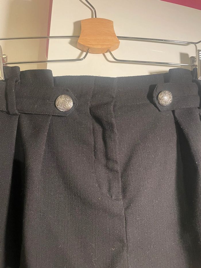 Short noir à boutons - photo numéro 3