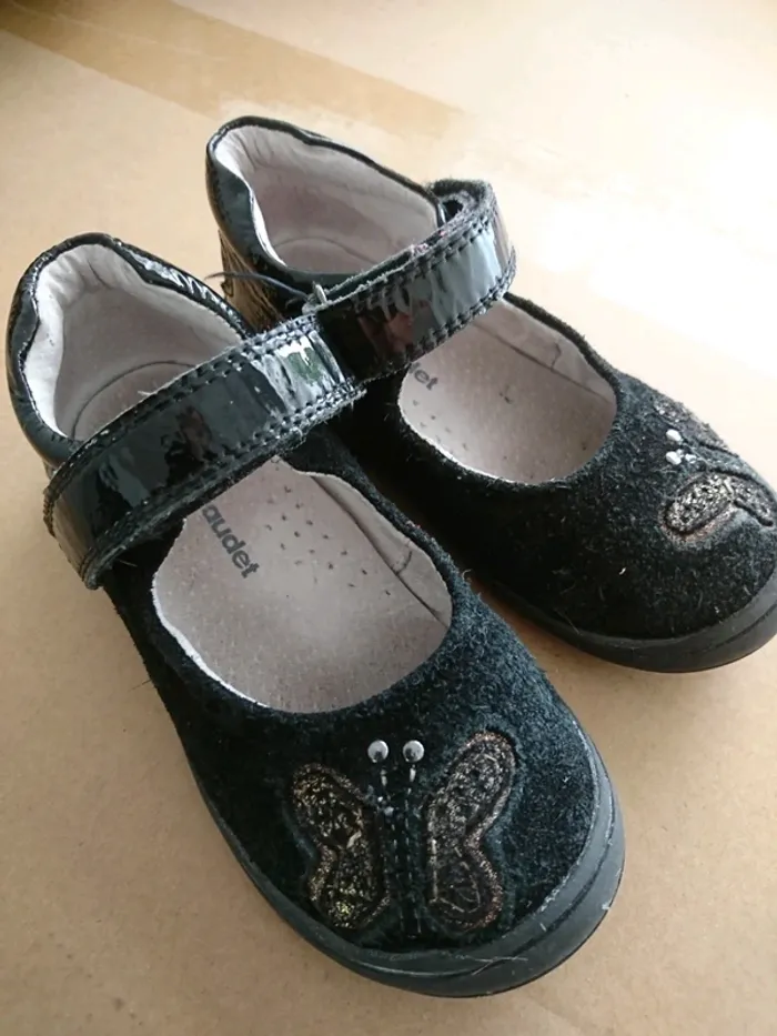 Chaussures fille papillon