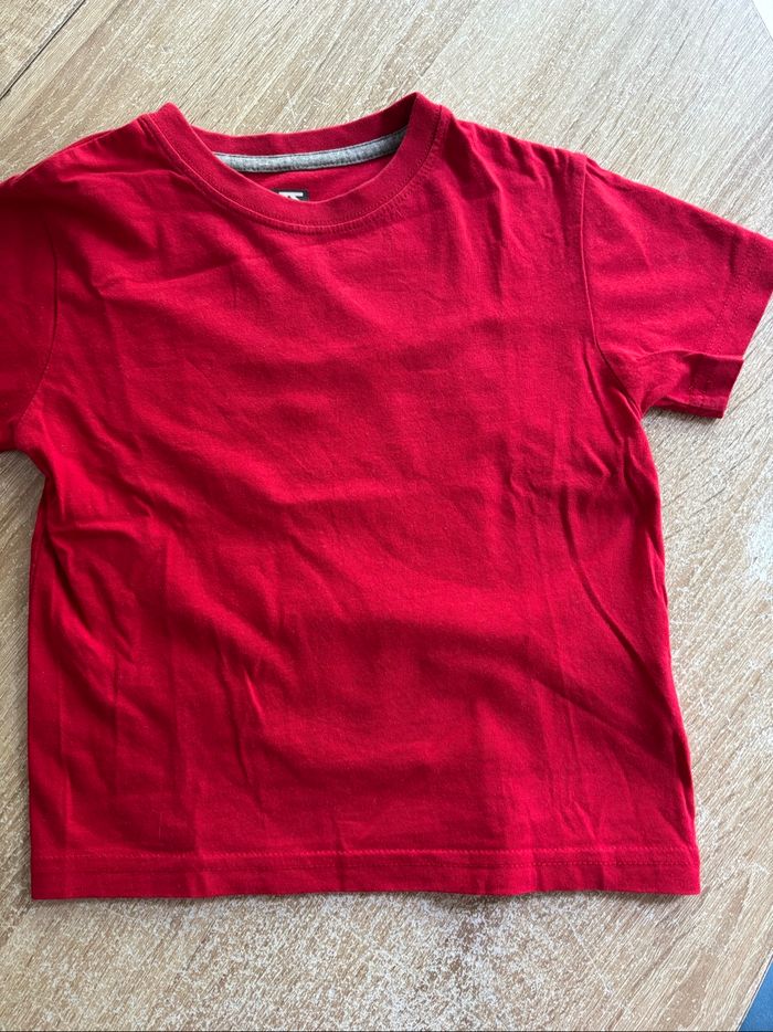 TEE shirt