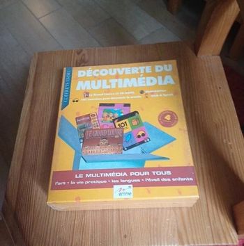 PC boîte en carton Découverte du multimédia