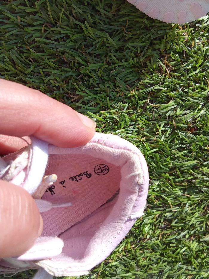 Lot de 3 paires de baskets, chaussures,  pour bébé fille taille taille  16,17 soit 0, 6 mois, lulu castagnette et autre,  toute saison , à enfiler - photo numéro 5