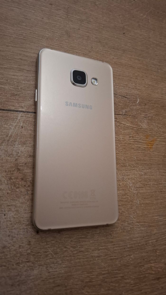 Samsung galaxy A3 - photo numéro 3
