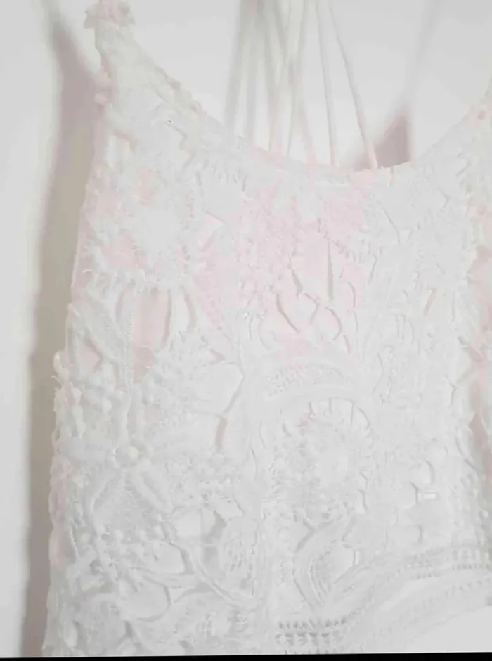 Croc  top  dentelle  taille 38 - photo numéro 2