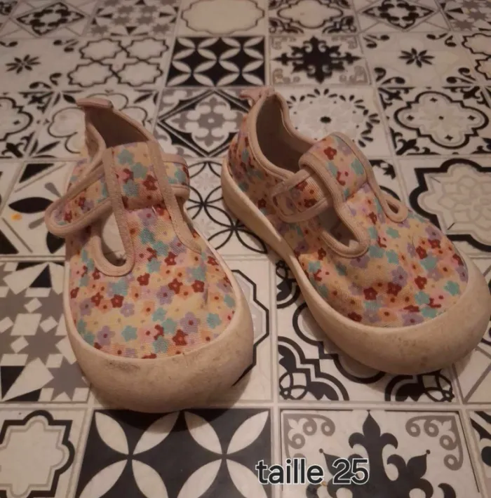 🎀 chaussure taille 25 🎀