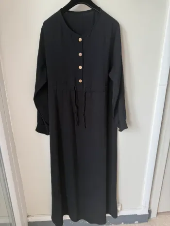 Robe noire légère