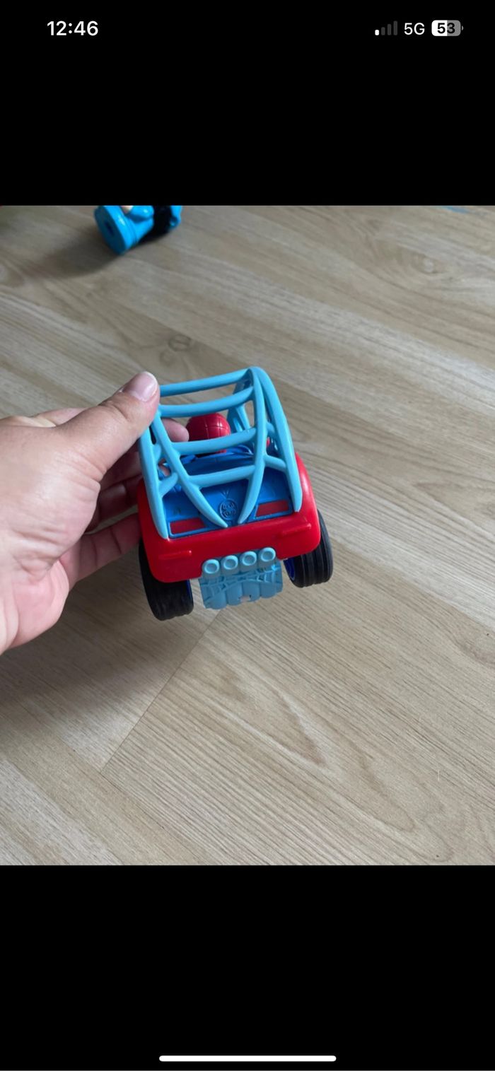 Voiture Spiderman - photo numéro 3