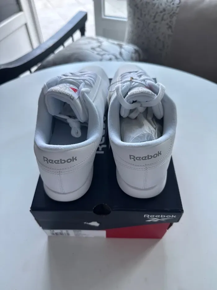 Baskets Reebok Princess blanches – Taille 44 – Neuf boîte - photo numéro 5