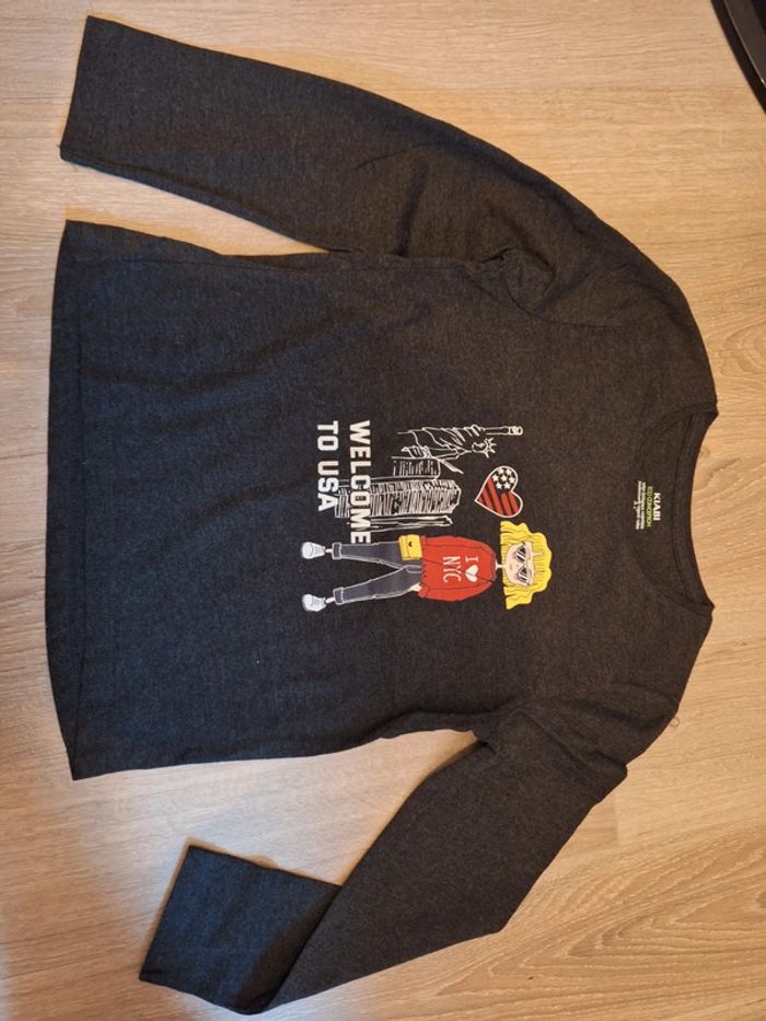 Tee-shirt gris foncé
