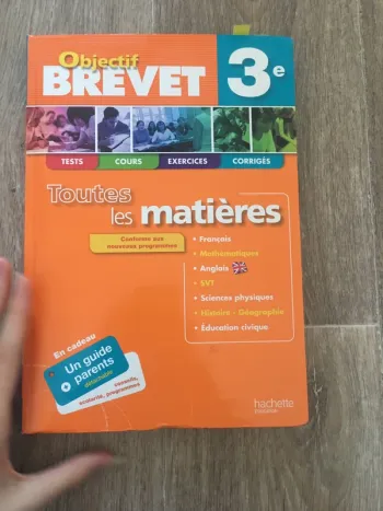 Livre scolaire 3ème toute les matières