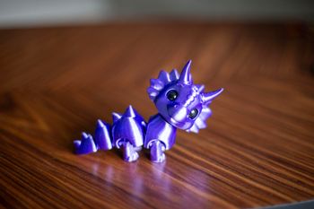 Tricératops / petit dragon articulé / animal articulé - violet métallisé