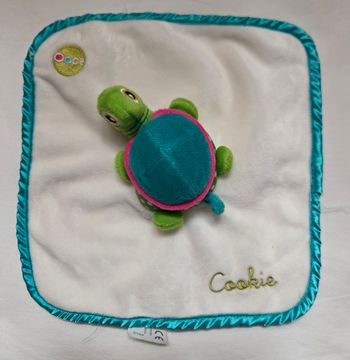 Doudou Tortue carre plat blanc - Cookie - Oops