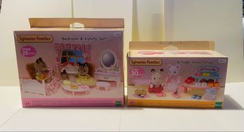 Sylvanian lot chambre et coiffeuse et boutique de chaussures