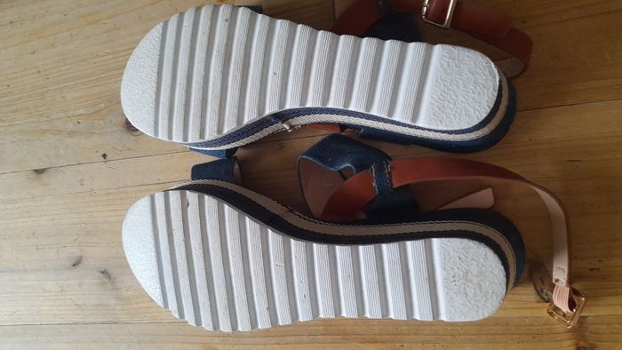 Chaussures compensées - photo numéro 4