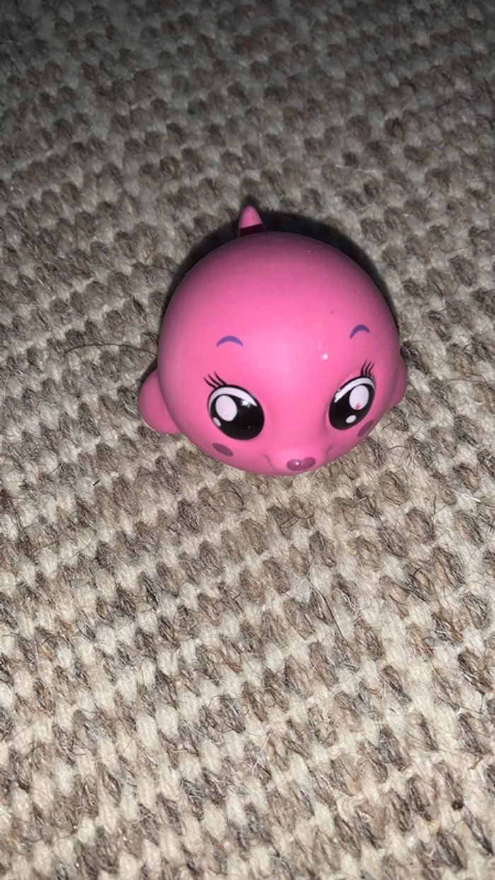 Jouet figurine dauphin change de couleur effet thermique