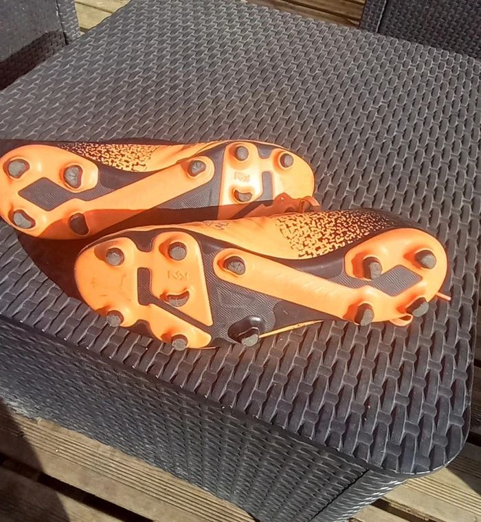 chaussures crampons de football Puma future taille 42 - photo numéro 5
