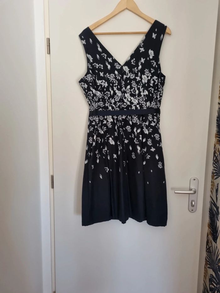 Robe bleu marine mi longue sans manches - photo numéro 6